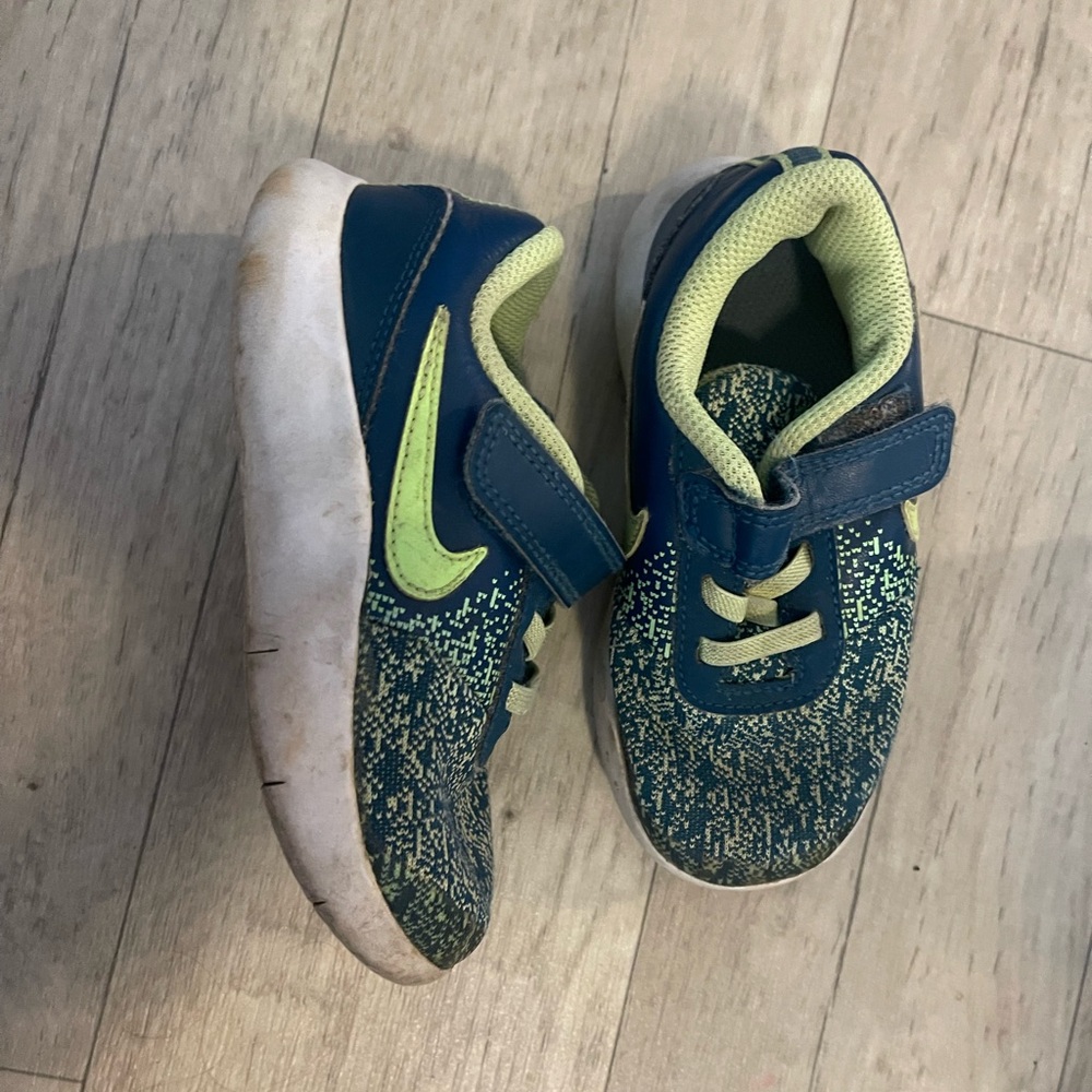 Nike Kids Blue Green speckled Sneakers toddler boy kids 9